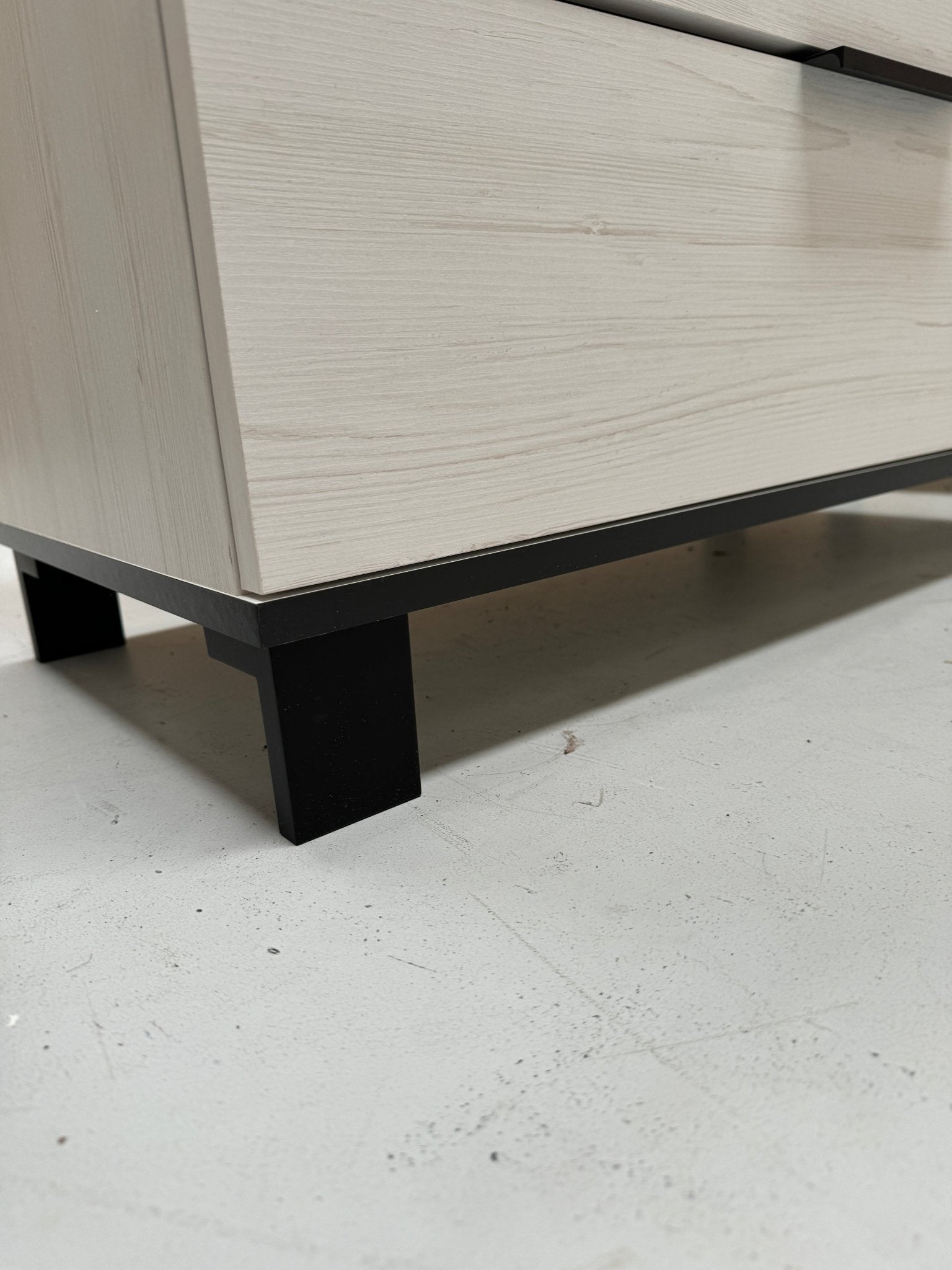 Cozy 02 Bedside Cabinet - Furneo