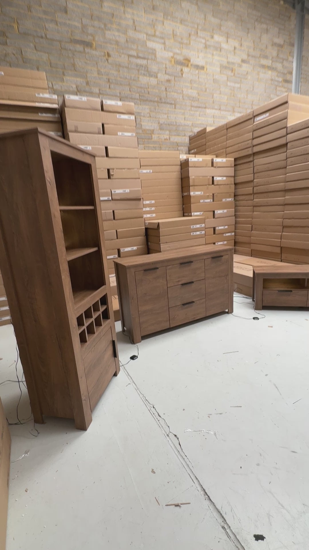 Load video: Prestigio 06 Sideboard