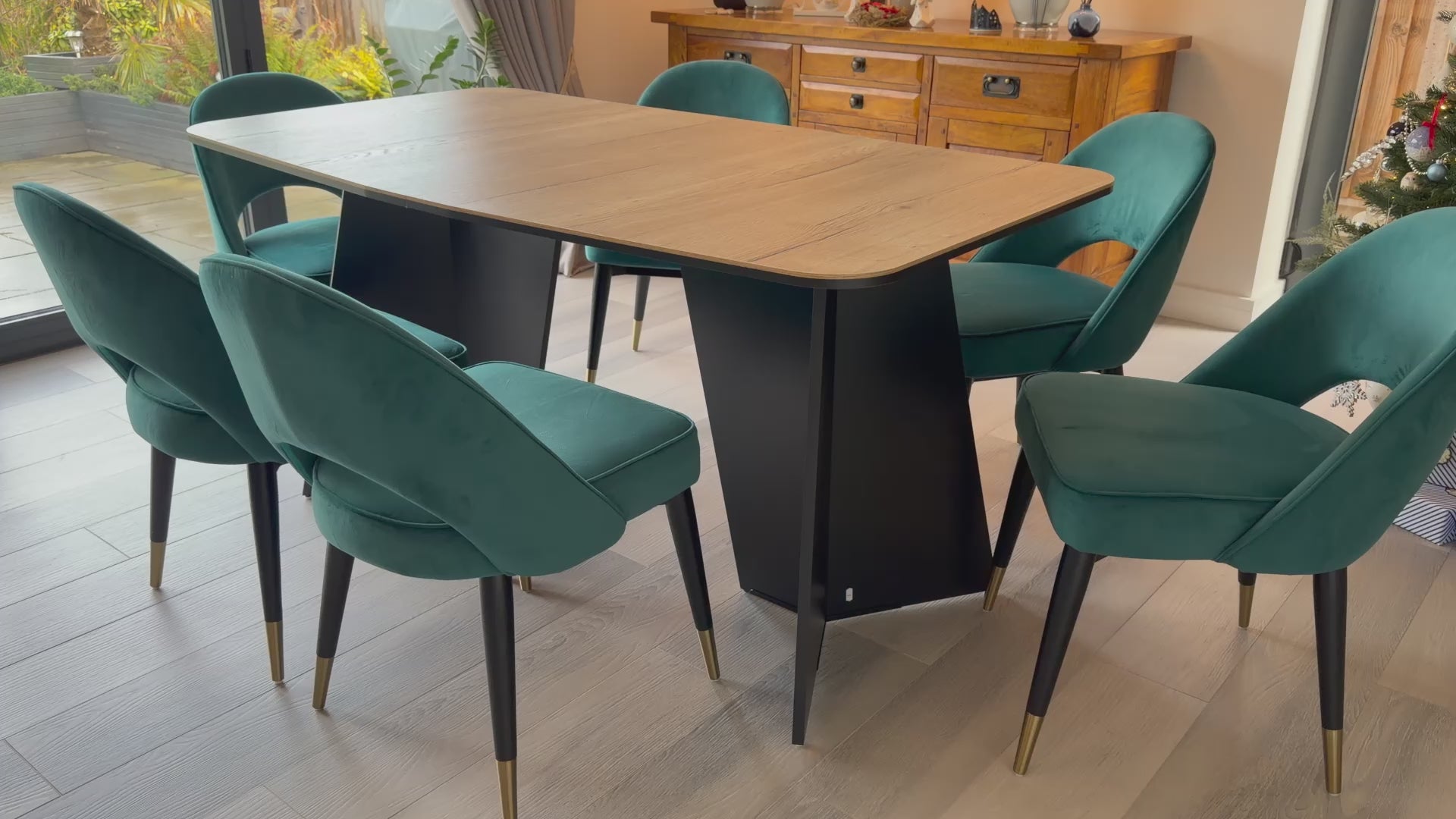 Load video: Monza Oak Halifax Effect Dining Table