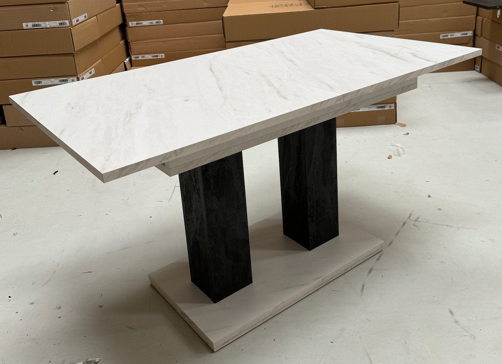 Theo 05 Dining Table - Furneo